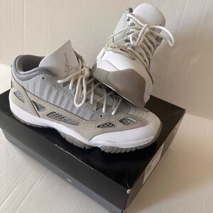 Air Jordan 11 Retro Low IE light Orewood brown size 8.5
